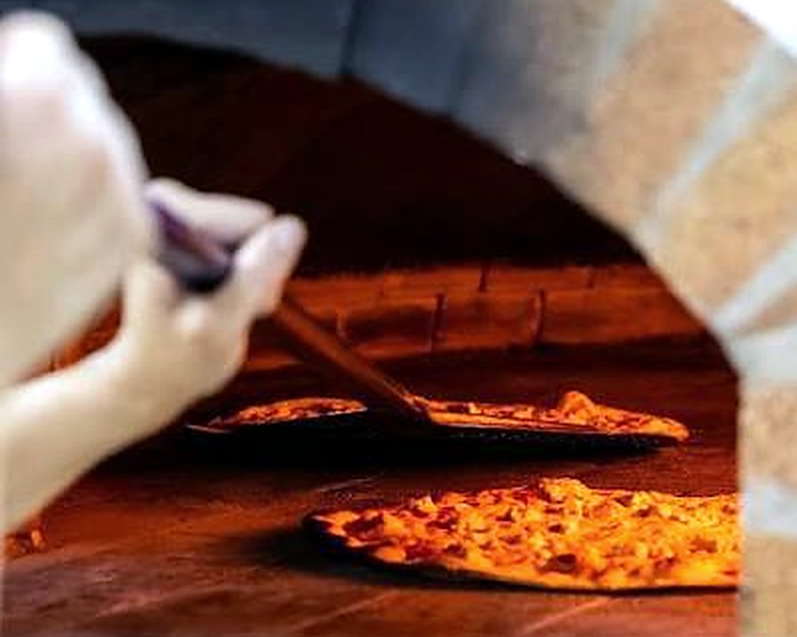 Pizza en horno de leña Flames